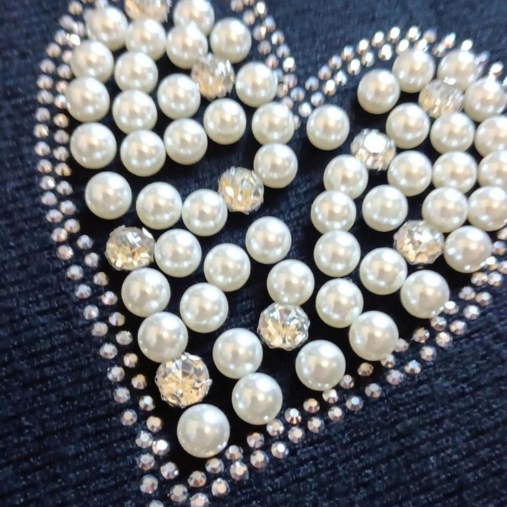 Liv Milano Beaded Heart VNeck Long Sleeve Sweater Soft Slouchy Black White Large - Picture 7 of 8